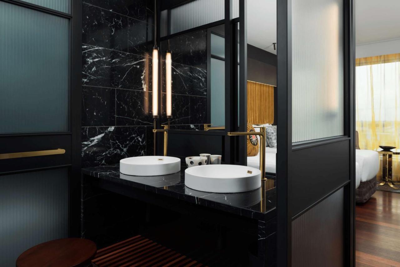 Hotel Qt Perth Exterior foto Bathroom