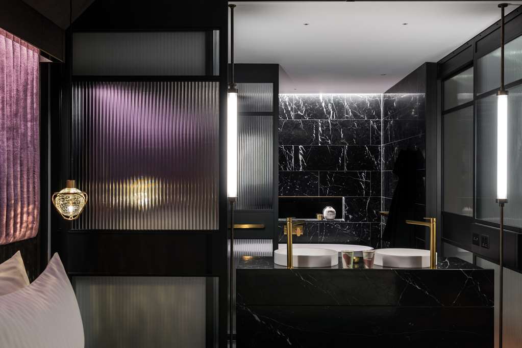 Hotel Qt Perth Exterior foto Bathroom